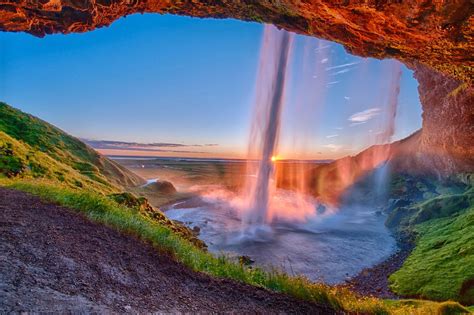 Seljalandsfoss waterfall