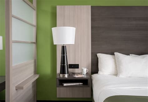 Best Hotel Room Design Tips for Small Hotel Rooms