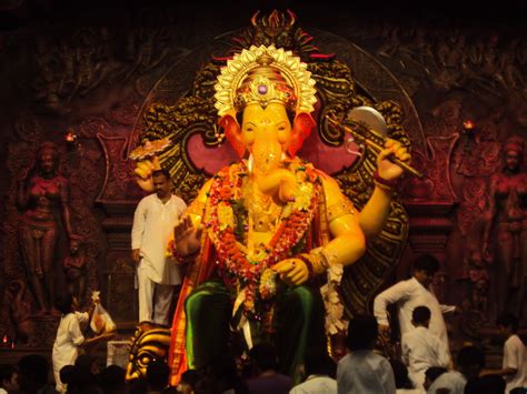 Ganpati pandals in Mumbai | Festive celebrations | Travelguru blog