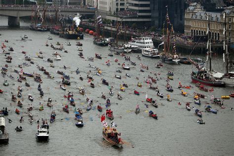 Queen Elizabeth Jubilee Celebration Under Way - The New York Times