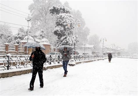 After two decades, Kashmir receives heavy snowfall in early winter | ummid.com