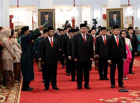 Jokowi beri signal Reshuffle Kabinet, Besok! Siapa Saja? - Fusilat News