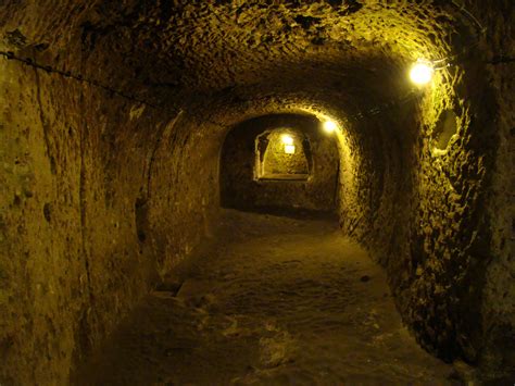 File:Derinkuyu Underground City.JPG - Wikimedia Commons