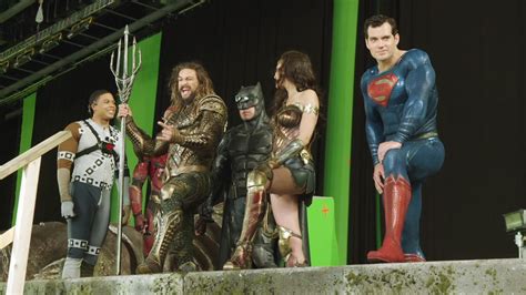 Justice League (2017) Behind the Scenes - Fisher, Momoa, Affleck, Gadot and Cavill - Justice ...