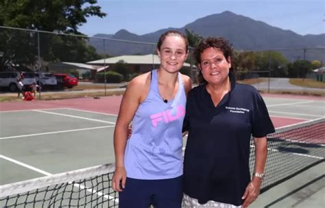 Ash Barty and Evonne Goolagong Cawley surprise tennis players in Cairns