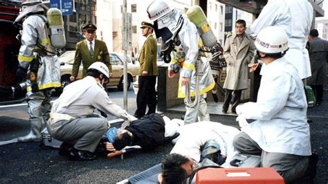 Aum Shinrikyo: Images from the 1995 Tokyo Sarin attack - BBC News