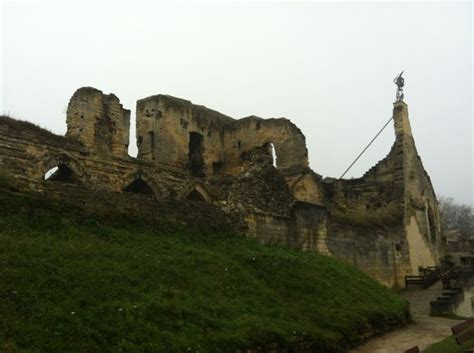 Kasteelruïne Valkenburg | Reizen, Plaatsen om te bezoeken, Nederland