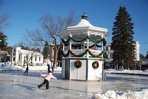 whitefield nh | Right - Whitefield Town Common with its historic bandstand center ... | New ...