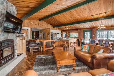 13 Best Airbnbs in Leavenworth, WA (Cabins, Hot Tubs, & More)