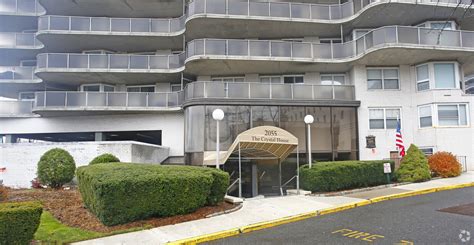 The Crystal House Apartments - Fort Lee, NJ | Apartments.com