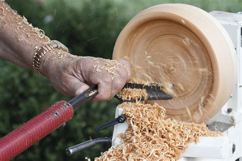 The Basics of Wooden Bowl Turning on a Wood Lathe