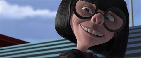 Edna Mode, personnage dans "Les Indestructibles". | Pixar-Planet.Fr