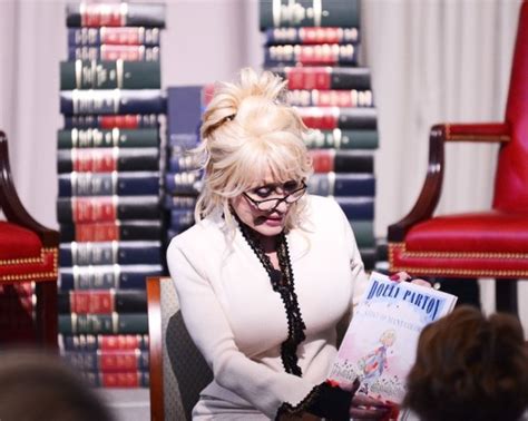 Dolly Parton thanked as 1,000 Scottish children receive free books ...