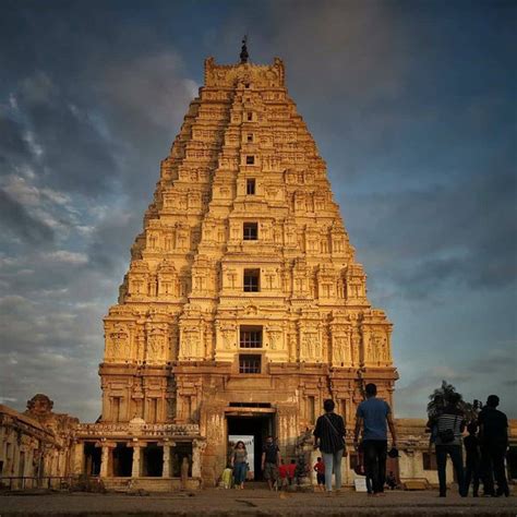 What is the history and importance of the Parasnath temple in Jharkhand? - Quora