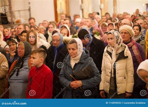 A Crowd of People in the Church Editorial Image - Image of bible, chapel: 114394535