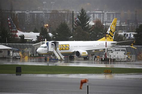 Up Close - Ryanair's New Buzz Livery Spotted On The 737 MAX - Simple Flying