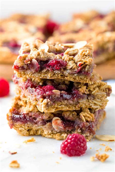 Homemade Raspberry Breakfast Bars | Jessica Gavin