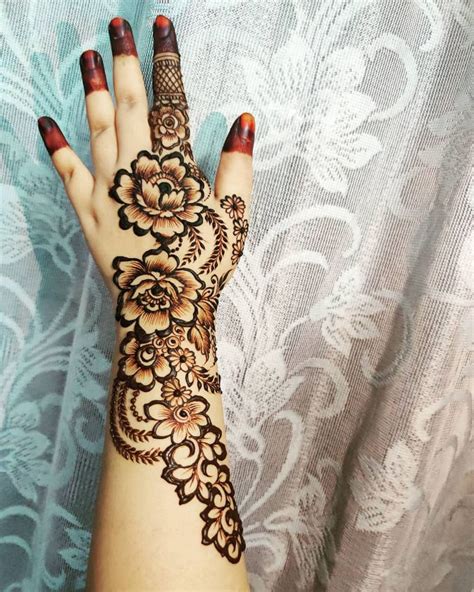 Simple Arabic Mehndi Designs Flower