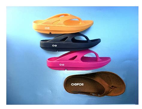 MEGOMANIA ... can you hear me now?: Oofos Sandals Review and Giveaway!!!
