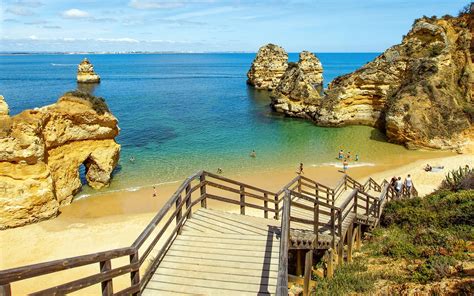 Praia do Camilo / Algarve / Portugal // World Beach Guide