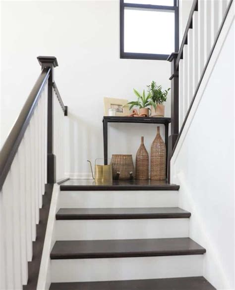 29 Stair Landing Ideas for a Creative Use of Space | Stair landing decor, Landing decor ...