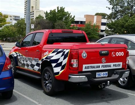 Aaron Viles adlı kullanıcının Australian Federal Police panosundaki Pin