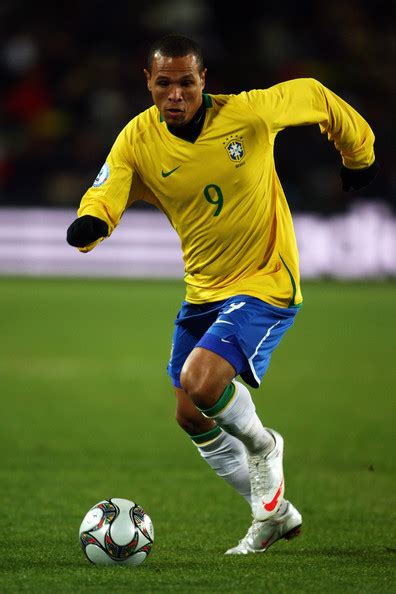 Football Players Wallpapers Photos: Brazilian Football Players