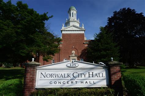 Norwalk delays setting a spending cap as it weighs tax burden