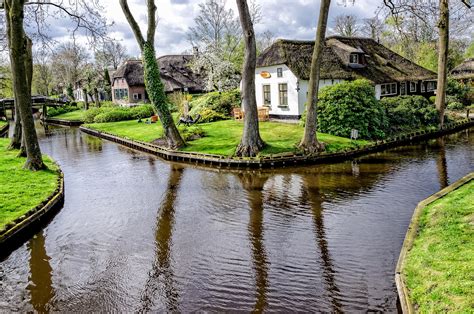 Giethoorn, la città senza strade in Olanda