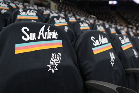 Spurs Fiesta Jersey / San Antonio Spurs Men S Nike 2020 City Edition ...