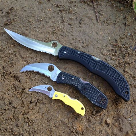 The second largest folding Spyderco knife : knifeclub