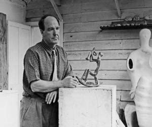 Henry Moore Biography - Childhood, Life Achievements & Timeline