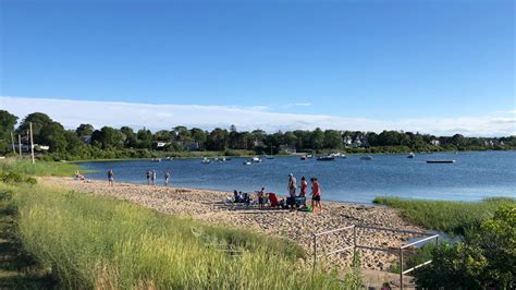 Oyster Pond Beach - CapeCodBeaches.net