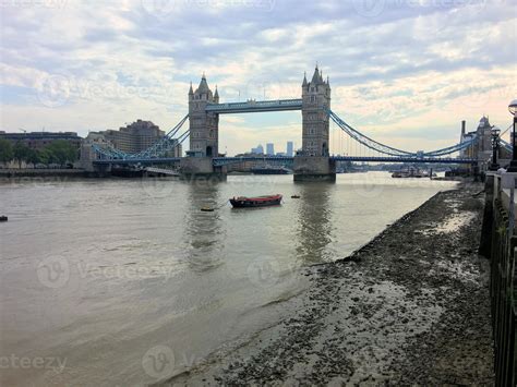 A view of Tower Bridge in London 8733421 Stock Photo at Vecteezy