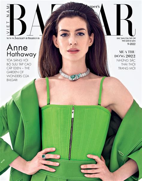 Anne Hathaway tỏa sáng với bộ sưu tập trang sức cao cấp của BVLGARI