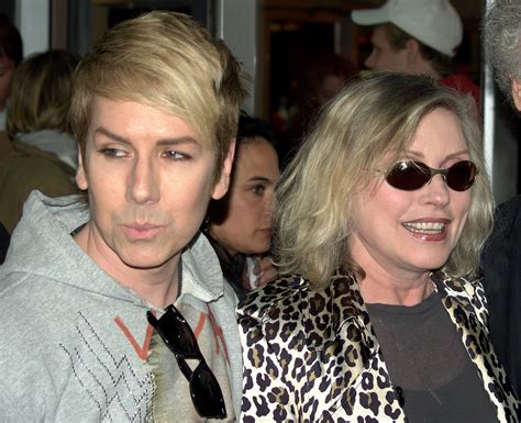 File:Miss Guy and Debbie Harry at the 2009 Tribeca Film Festival.jpg - Wikimedia Commons