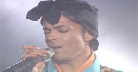 Prince sang 'Purple Rain' in rain at Super Bowl