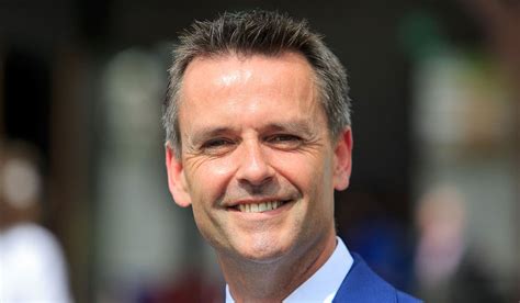 News presenter Aengus Mac Grianna announces he's leaving RTE - Extra.ie