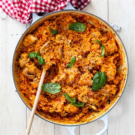 One pot tomato basil chicken rice - Simply Delicious