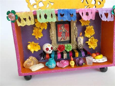 Dia de Los Muertos Altar. Day of the dead mini shadow box. | Dia de los ...