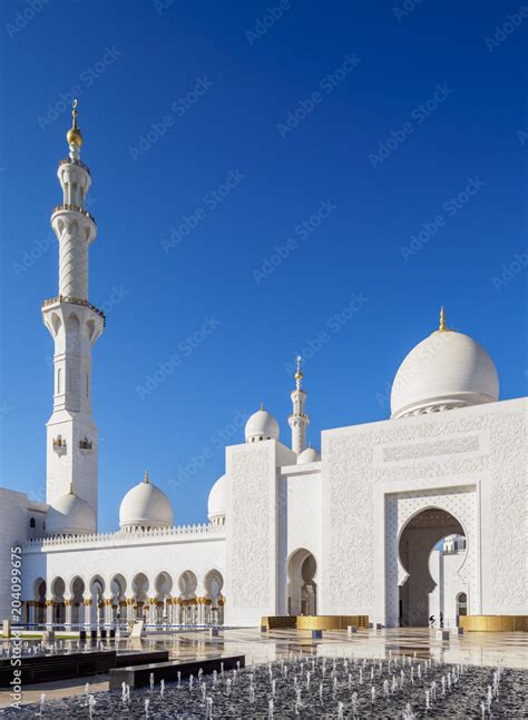 Sheikh Zayed bin Sultan Al Nahyan Grand Mosque, Abu Dhabi, UAE Stock ...