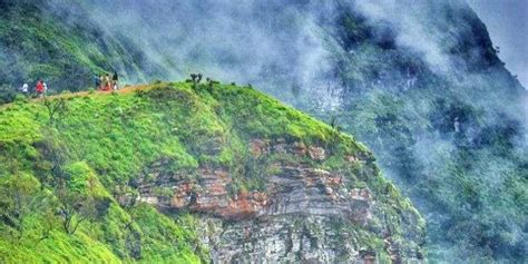 Top 8 Chikmagalur Trekking Places for Every Explorer