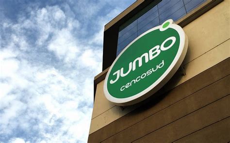 Jumbo refuerza logística en regiones para despachos de verano