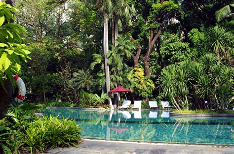 Pool - Morning | Early morning at the hotel pool. Bangkok. | Janne Moren | Flickr