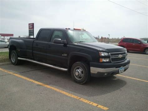 Purchase used 2005 Chevy Silverado 3500 Duramax Diesel Dually Crew cab in Marshalltown, Iowa ...