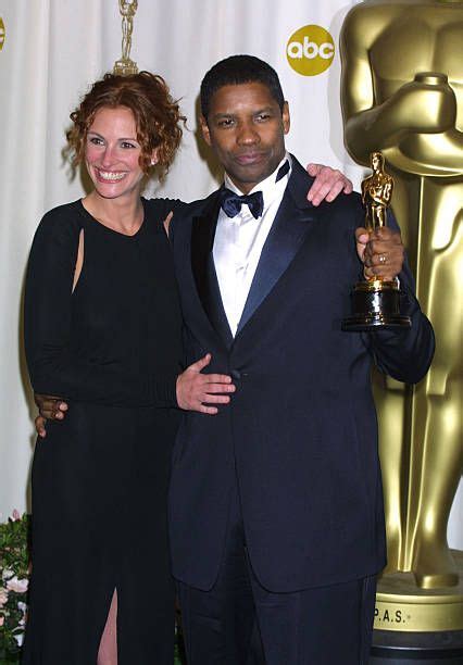 Denzel Washington and Julia Roberts - The 74th Annual Academy Awards (2002) - FamousFix