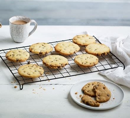 Chocolate chip shortbread recipe | BBC Good Food