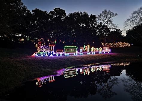 Beautiful Christmas Display In Alabama: Magic Christmas In Lights