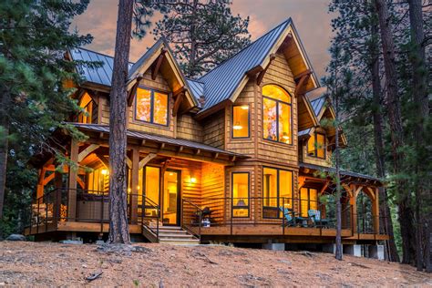 Tumalo Lake Lodge has four luxury cabin vacation rentals available - see the photos and details ...