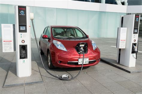 How long does it take to charge a Nissan Leaf? - EV Pulse